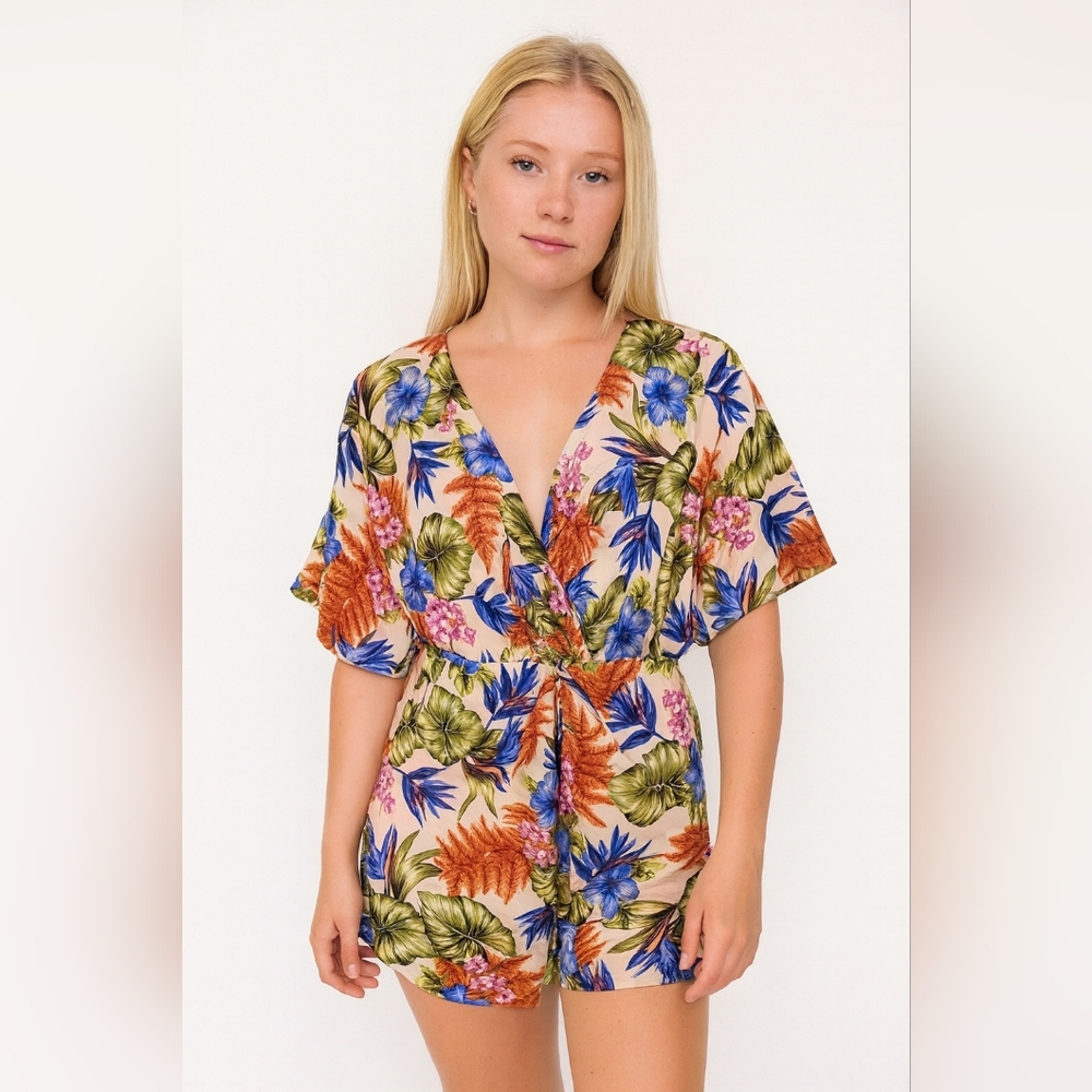 Umgee Womens Floral Hawaiian Beach Coastal Romper Brand New Size Medium